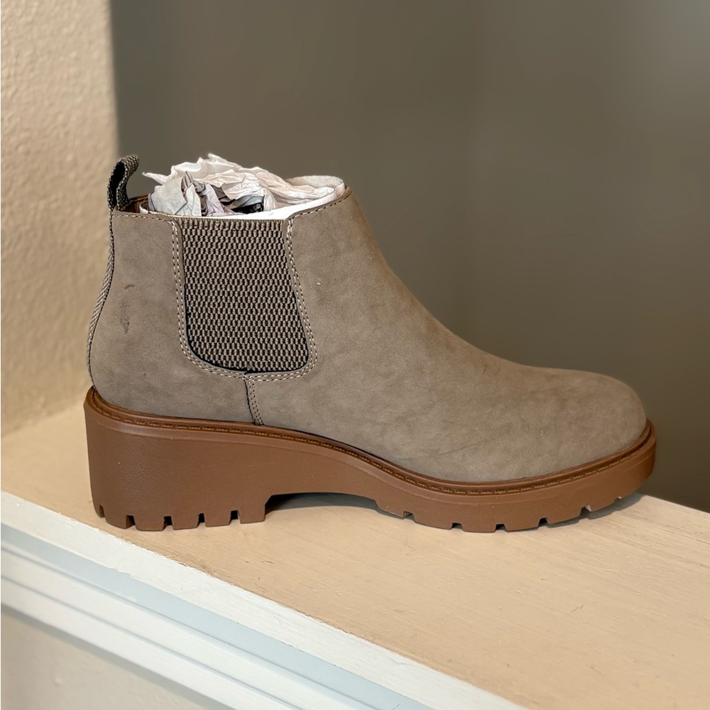 Muk Luks Finley Francis Womens Ankle Boots Taupe Block Heels Pull On Sz 7.5 NIB - Picture 5 of 10